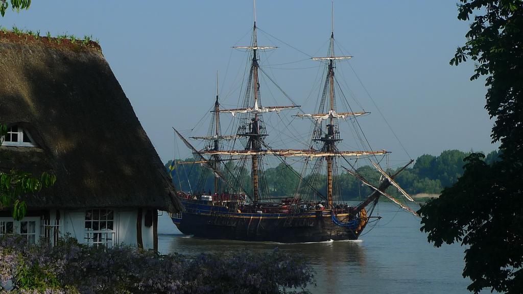 La Bonne Auberge - Seine Panorama Sas Vieux-Port Екстер'єр фото